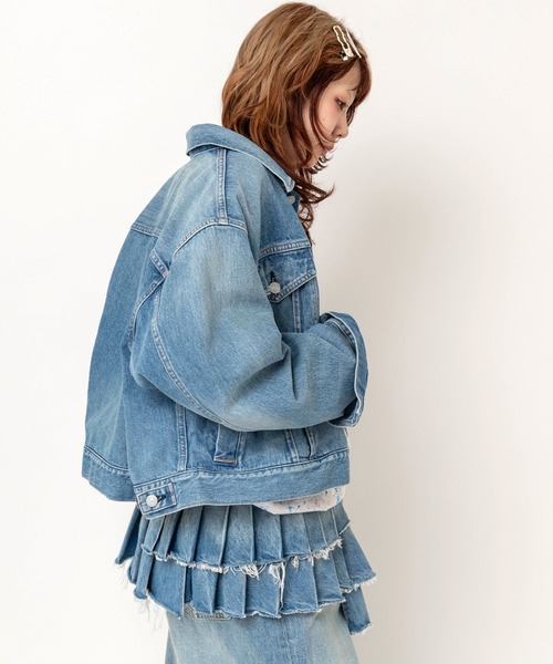 RNA(アールエヌエー)の「J2194 ワイドショートGジャン(デニムジャケット・レディース・ライトインディゴブルー・MEDIUM)」の3枚目の写真
