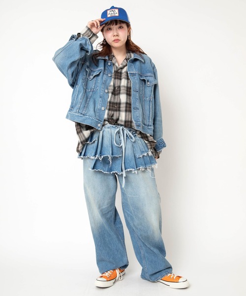 RNA(アールエヌエー)の「J2194 ワイドショートGジャン(デニムジャケット・レディース・ライトインディゴブルー・MEDIUM)」の6枚目の写真