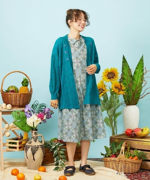 Jocomomola(ホコモモラ)の「【接触冷感】Fresco フラワー刺繍ロングカーディガン(カーディガン/ボレロ・レディース・ベージュ/グリーン・40)」の7枚目の写真