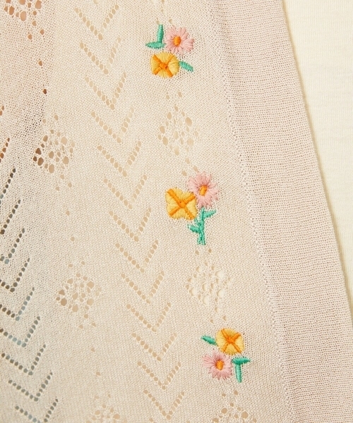Jocomomola(ホコモモラ)の「【接触冷感】Fresco フラワー刺繍ロングカーディガン(カーディガン/ボレロ・レディース・ベージュ/グリーン・40)」の6枚目の写真