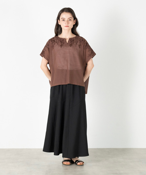 MELROSE claire(メルローズ クレール)の「【ドライボイル刺しゅうブラウス】(シャツ/ブラウス・レディース・オフホワイト/ブラック/ネイビー/ブラウン・FREE)」の16枚目の写真