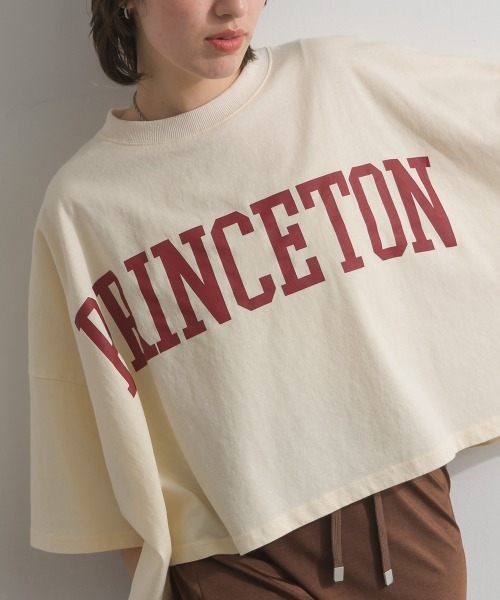 enhaut(アンオート)の「OEパウダー天竺 PRINCETON ロゴ 短丈 ワイドボリューム Tシャツ(Tシャツ/カットソー・レディース・グリーン/ネイビー/アイボリー/チャコールグレー・FREE)」の16枚目の写真