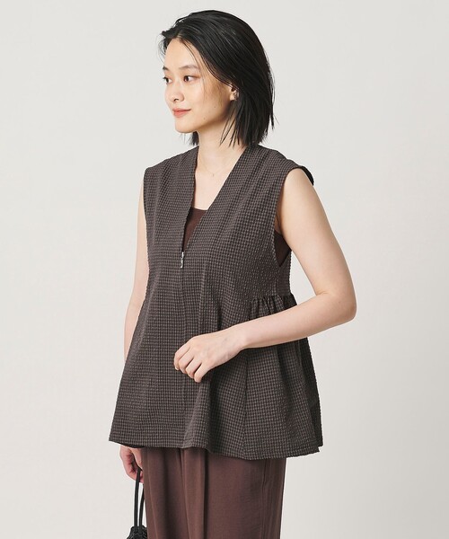 A DAY IN THE LIFE UNITED ARROWS（アデイインザライフユナイテッドアローズ）の「サッカー ペプラム ジップベスト ＜A DAY IN THE LIFE＞（Tシャツ/カットソー・レディース・ダークブラウン/ネイビー/ブラック・FREE）」の3枚目の写真