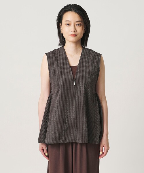 A DAY IN THE LIFE UNITED ARROWS（アデイインザライフユナイテッドアローズ）の「サッカー ペプラム ジップベスト ＜A DAY IN THE LIFE＞（Tシャツ/カットソー・レディース・ダークブラウン/ネイビー/ブラック・FREE）」の6枚目の写真