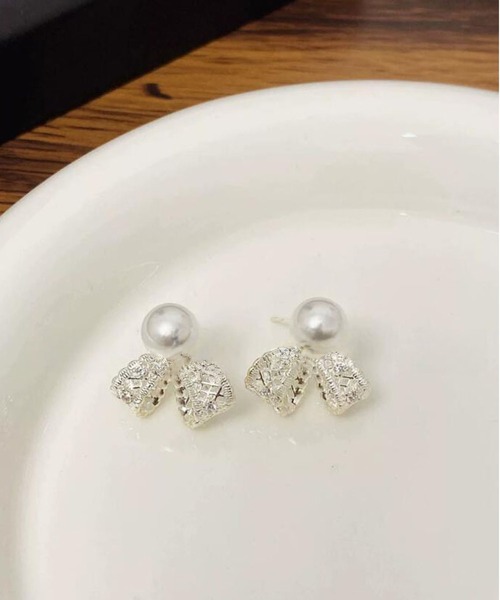 LA VORAGINE(ラ ヴォラジネ)の「銀メッキエコパール付きレースリボンピアス アレルギー対応(ピアス(両耳用)・レディース・GOLD/Silver・FREE)」の7枚目の写真
