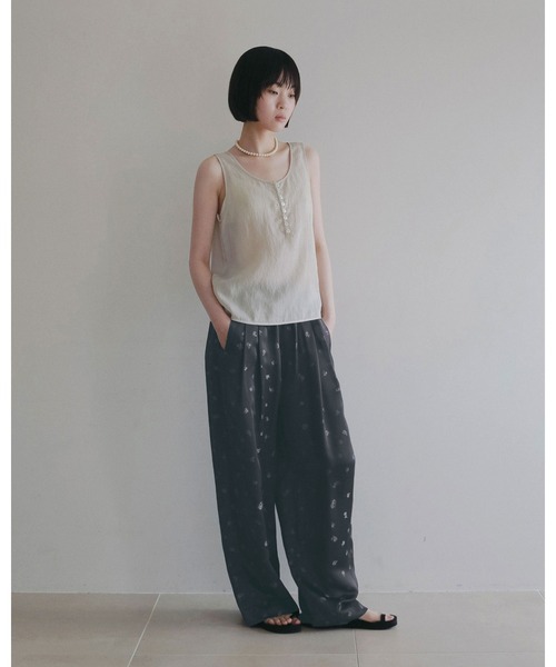 anuke（アンヌーク）の「Flower Jacquard Roughpants（その他パンツ・レディース・ブラウン/チャコールグレー・36inch/38inch）」の6枚目の写真