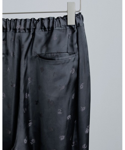 anuke（アンヌーク）の「Flower Jacquard Roughpants（その他パンツ・レディース・ブラウン/チャコールグレー・36inch/38inch）」の12枚目の写真