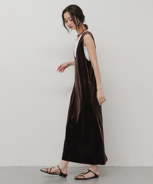 SENSE OF PLACE by URBAN RESEARCH(センスオブプレイスバイアーバンリサーチ)の「Uネックベロアワンピース(ワンピース・レディース・ブラウン/ブラック・S/ONE)」の18枚目の写真