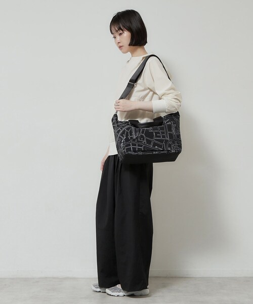 HIROKO HAYASHI(ヒロコハヤシ)の「COMODA(コモダ)2wayボストンバッグ(ボストンバッグ・レディース・ブラック系/ベージュ系4・00)」の4枚目の写真