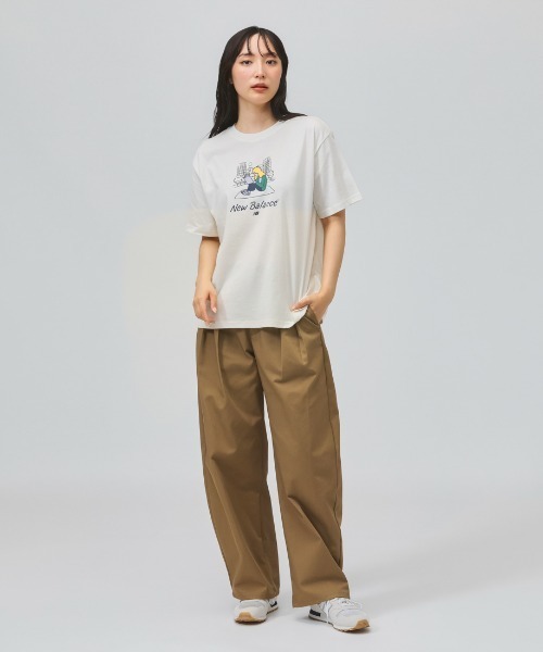 NEW BALANCE（ニューバランス）の「【別注】New Balance ニューバランス Reading In Park T-Shirt 限定コラボ（Tシャツ/カットソー・レディース・アイボリー/ブラウン・XL/M/L/S）」の3枚目の写真