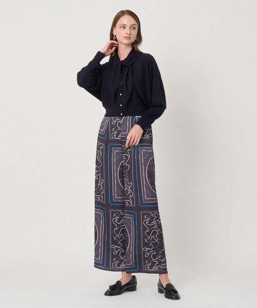ANAYI(アナイ)の「エキストラファインメリノスカーフ付きVカーディガン(カーディガン/ボレロ・レディース・ベージュ/イエロー/ボルドー/ネイビー・36/38)」の11枚目の写真