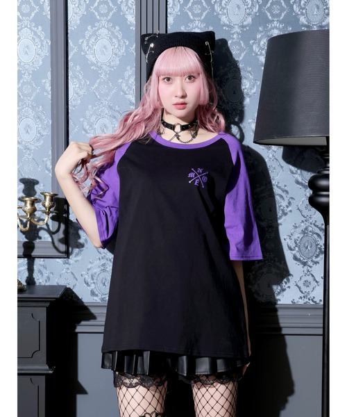 NOEMIE（ノエミー）の「ラグランデビルバックプリントTシャツ（Tシャツ/カットソー・レディース・ダークグレー/パープル/オフホワイト・M）」の3枚目の写真