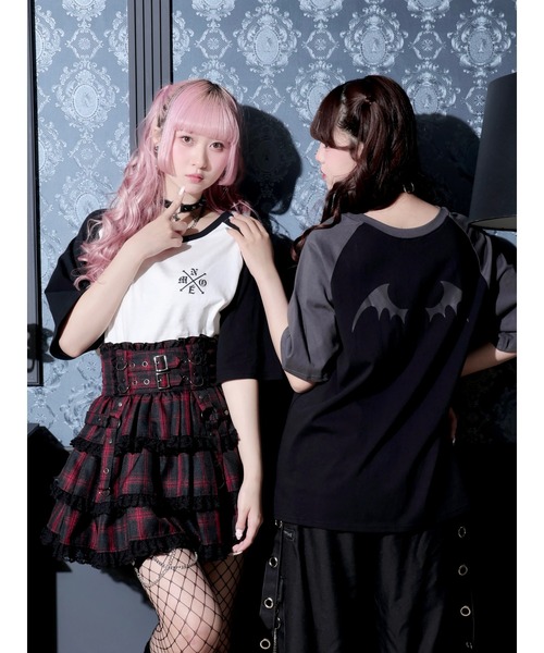 NOEMIE（ノエミー）の「ラグランデビルバックプリントTシャツ（Tシャツ/カットソー・レディース・ダークグレー/パープル/オフホワイト・M）」の4枚目の写真