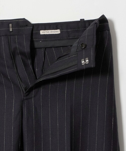 UNITED ARROWS(ユナイテッドアローズ)の「ポーラ ピンストライプ ワイドストレート パンツ(スラックス・メンズ・ブラック・XL/M/S/L)」の14枚目の写真