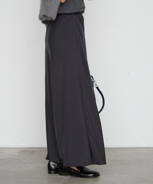 LOUNGEDRESS(ラウンジドレス)の「《シーズンレスで活躍》フィブリルマーメイドスカート 秋服(スカート・レディース・ベージュ/ブラック・36/38)」の20枚目の写真