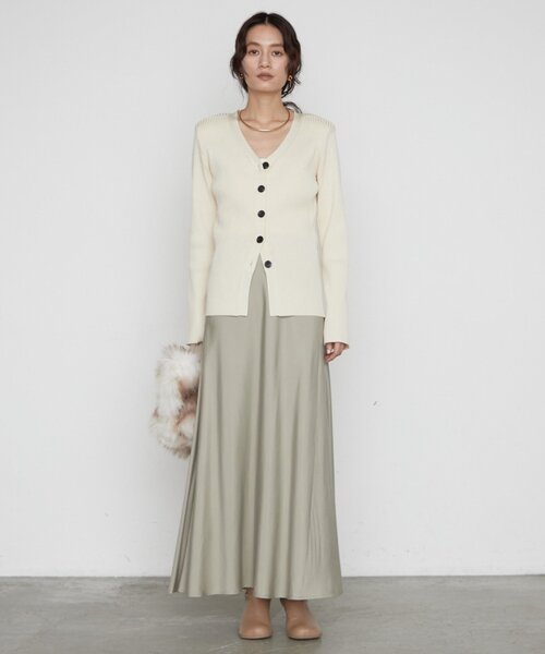 LOUNGEDRESS(ラウンジドレス)の「《シーズンレスで活躍》フィブリルマーメイドスカート 秋服(スカート・レディース・ベージュ/ブラック・36/38)」の17枚目の写真