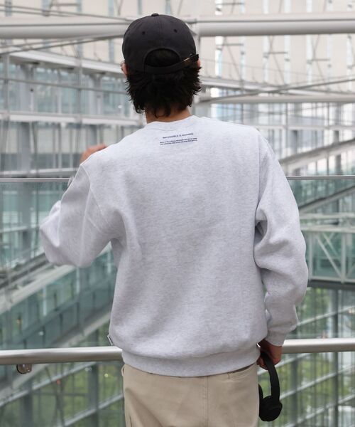 FFEIN(フェイン)の「*新色追加【FFEIN(フェイン)】ヘビーウエイト線画アートスウェット / 裏起毛 スウェット アート クルーネック プリント(スウェット・メンズ・ブラウン/サックスブルー/ブラック/ネイビー/アッシュグレー・SMALL/MEDIUM/LARGE)」の22枚目の写真
