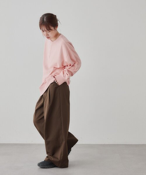 DISCOAT(ディスコート)の「【Enlude】ピグメント裏毛ヘンリーネック《ユニセックス》(Tシャツ/カットソー・レディース・ブラック/ピンク/ブラウン/ライトベージュ・MEDIUM/LARGE)」の7枚目の写真