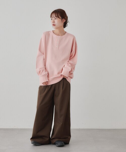 DISCOAT(ディスコート)の「【Enlude】ピグメント裏毛ヘンリーネック《ユニセックス》(Tシャツ/カットソー・レディース・ブラック/ピンク/ブラウン/ライトベージュ・MEDIUM/LARGE)」の11枚目の写真