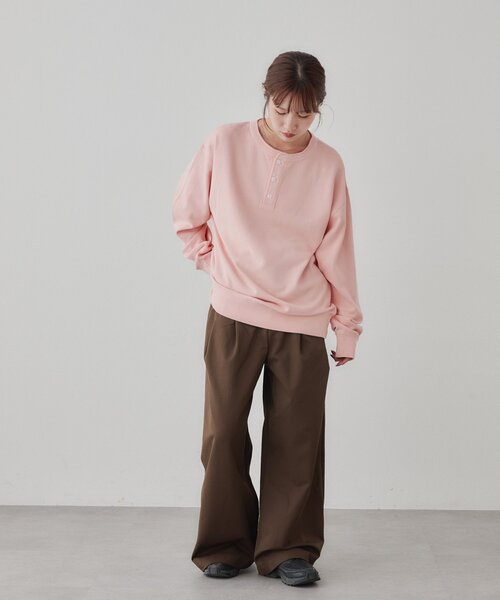 DISCOAT(ディスコート)の「【Enlude】ピグメント裏毛ヘンリーネック《ユニセックス》(Tシャツ/カットソー・レディース・ブラック/ピンク/ブラウン/ライトベージュ・MEDIUM/LARGE)」の5枚目の写真