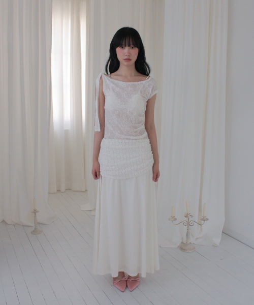 RUBATI(ルバティ)の「アメリアリボンオフショルダースリーブレストップ_アイボリー(Tシャツ/カットソー・レディース・その他・FREE)」の4枚目の写真