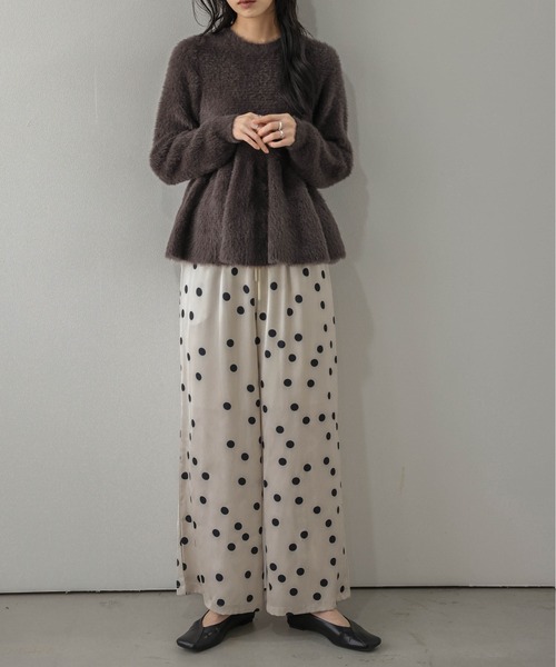 La-gemme(ラジェム)の「フェザーニット ペプラムトップス/メリハリシルエット(その他トップス・レディース・ブラウン/ブラック/グレイッシュベージュ/ダークグレー・フリー)」の13枚目の写真