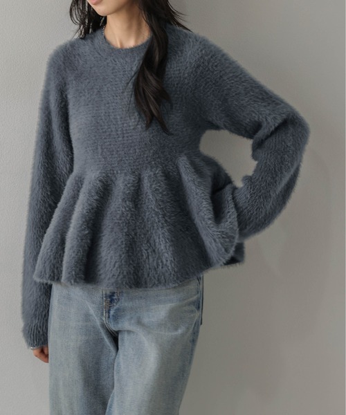 La-gemme(ラジェム)の「フェザーニット ペプラムトップス/メリハリシルエット(その他トップス・レディース・ブラウン/ブラック/グレイッシュベージュ/ダークグレー・フリー)」の10枚目の写真