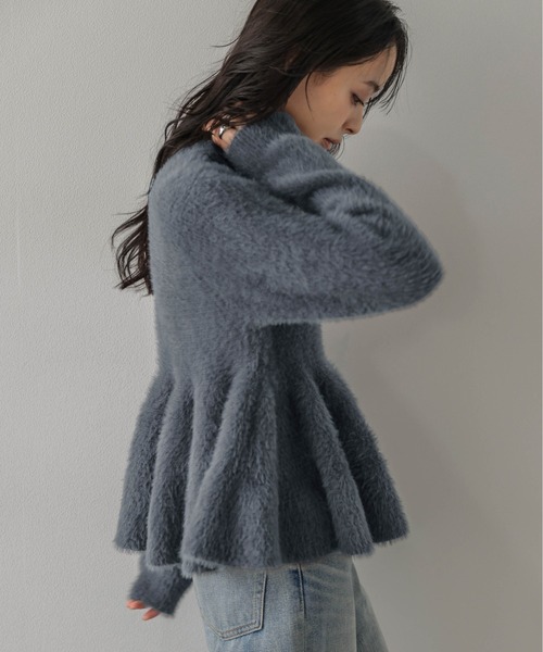La-gemme(ラジェム)の「フェザーニット ペプラムトップス/メリハリシルエット(その他トップス・レディース・ブラウン/ブラック/グレイッシュベージュ/ダークグレー・フリー)」の12枚目の写真