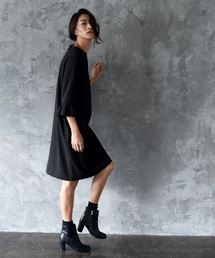 袖フリルデザインワンピース