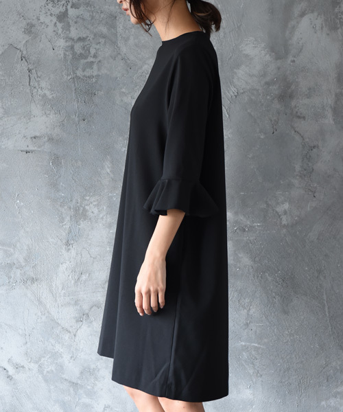 amorous insense（アモラスインセンス）の「袖フリルデザインワンピース（ワンピース・レディース・ブラック/グリーン・MEDIUM）」の6枚目の写真