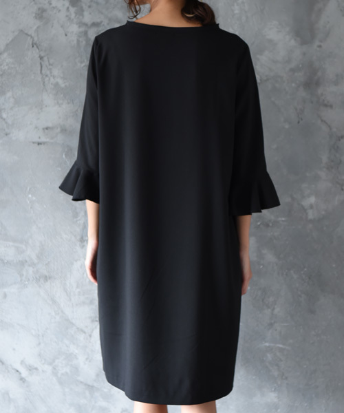 amorous insense（アモラスインセンス）の「袖フリルデザインワンピース（ワンピース・レディース・ブラック/グリーン・MEDIUM）」の7枚目の写真