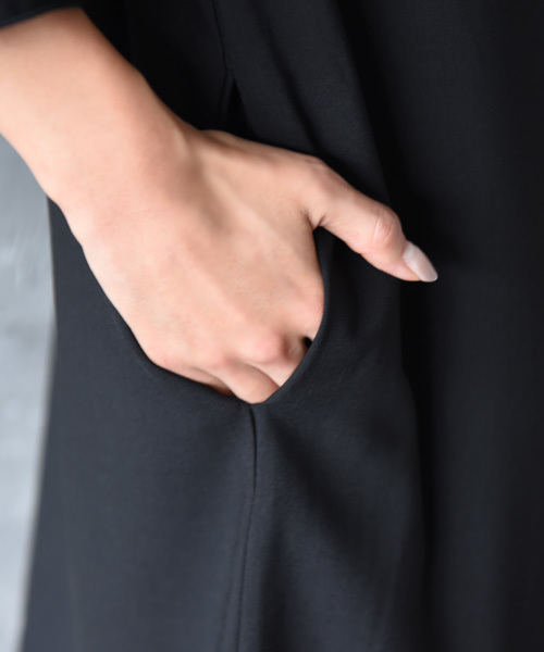 amorous insense（アモラスインセンス）の「袖フリルデザインワンピース（ワンピース・レディース・ブラック/グリーン・MEDIUM）」の10枚目の写真