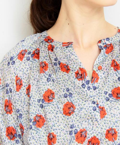 BEAUTY&YOUTH UNITED ARROWS（ビューティーアンドユースユナイテッドアローズ）の「BY∴ リバティプリント ギャザーロングワンピース -2WAY- ◆（ワンピース・レディース・ナチュラル/ネイビー・MEDIUM/SMALL）」の9枚目の写真