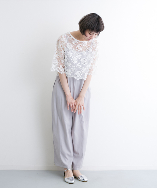 merlot plus（メルロープリュス）の「花柄レーストップス×ワイドパンツサロペット5797（サロペット/オーバーオール・レディース・グレー/ブラック/ライトブルー・FREE）」の2枚目の写真