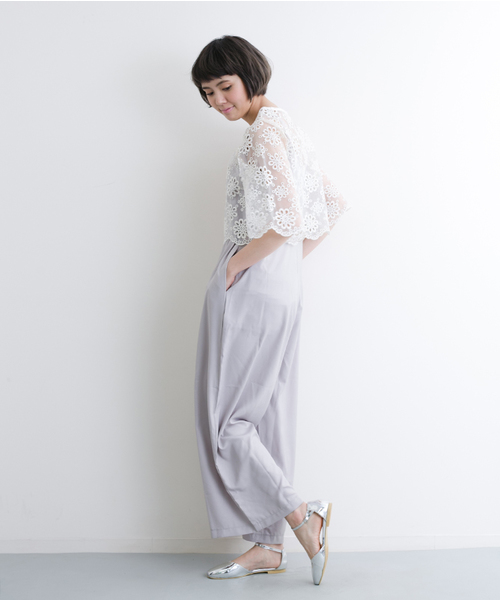 merlot plus（メルロープリュス）の「花柄レーストップス×ワイドパンツサロペット5797（サロペット/オーバーオール・レディース・グレー/ブラック/ライトブルー・FREE）」の4枚目の写真