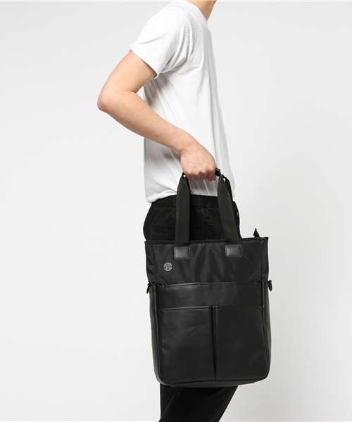 Focused Space(フォーカスドスペース)の「THE COMMUTE TOTE トートバッグ ショルダーバッグ(トートバッグ・メンズ・ブラック/マルチ/ブラック×ホワイト/その他・ONE SIZE)」の8枚目の写真