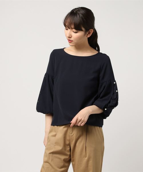 INTERPLANET(インタープラネット)の「パール×レース袖2WAYブラウス(シャツ/ブラウス・レディース・ネイビー/ピンク/グレイッシュベージュ・FREE)」の4枚目の写真