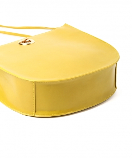 Andemiu(アンデミュウ)の「チェーンラウンドショルダー788204(ショルダーバッグ・レディース・ブラック/イエロー・FREE)」の10枚目の写真