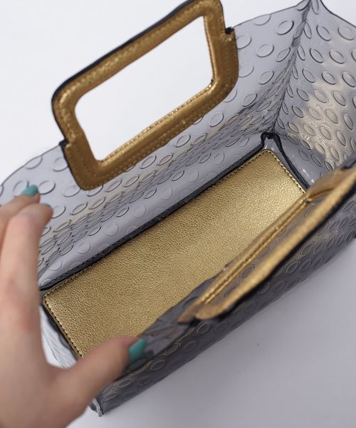 SHIPS（シップス）の「ikot:【SHIPS別注】スクエアクリアトート◇（トートバッグ・レディース・ゴールド・ONE SIZE）」の5枚目の写真