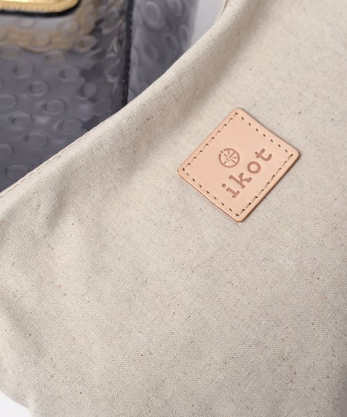 SHIPS（シップス）の「ikot:【SHIPS別注】スクエアクリアトート◇（トートバッグ・レディース・ゴールド・ONE SIZE）」の6枚目の写真