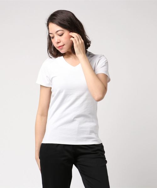 AMERICAN HOLIC(アメリカンホリック)の「Vネックベーシック半袖プルオーバー(Tシャツ/カットソー・レディース・オフホワイト/チャコールグレー/ブラック/キナリ/カーキ/グレー系その他・L/M)」の2枚目の写真