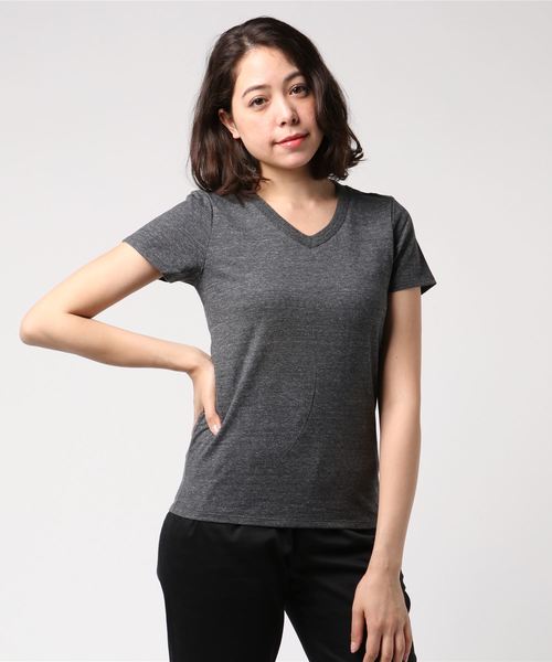 AMERICAN HOLIC(アメリカンホリック)の「Vネックベーシック半袖プルオーバー(Tシャツ/カットソー・レディース・オフホワイト/チャコールグレー/ブラック/キナリ/カーキ/グレー系その他・L/M)」の1枚目の写真