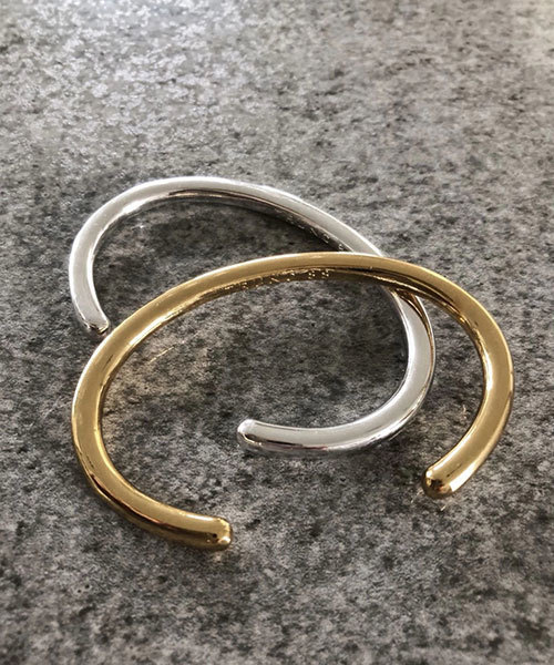 TRUNC(トランクエイティーエイト)の「Simple Bracelet(ブレスレット・レディース・シルバー/ゴールド・FREE)」の4枚目の写真