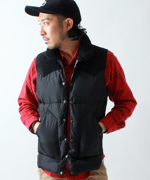 BEAMS（ビームス）の「□ROCKY MOUNTAIN FEATHERBED×BEAMS / 別注 クリスティー（ダウンベスト・メンズ・ブラック/タン・36/38/40/42）」の2枚目の写真