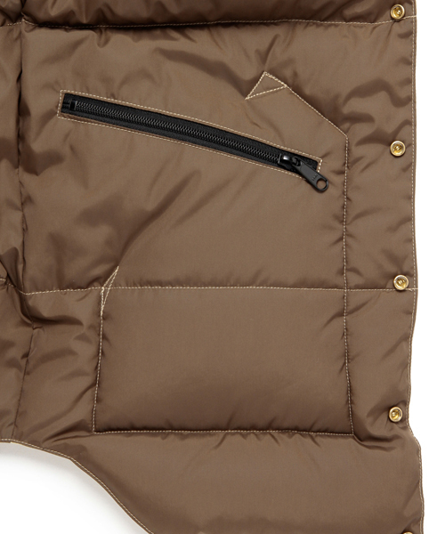 BEAMS（ビームス）の「□ROCKY MOUNTAIN FEATHERBED×BEAMS / 別注 クリスティー（ダウンベスト・メンズ・ブラック/タン・36/38/40/42）」の12枚目の写真