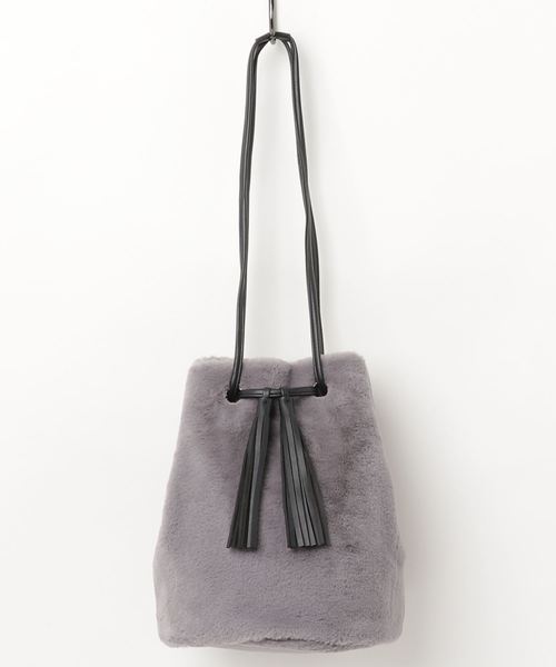 VENCEEXCHANGE(ヴァンスエクスチェンジ)の「フェイクファー巾着2WAYバッグ(ショルダーバッグ・レディース・ホワイト/ブラック/グレー・FREE)」の3枚目の写真