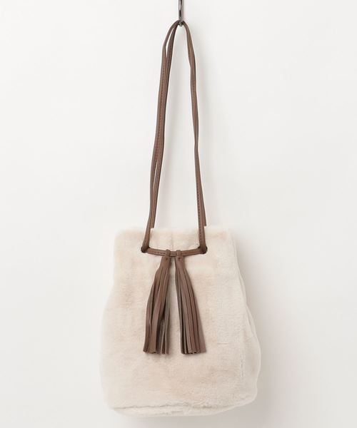 VENCEEXCHANGE(ヴァンスエクスチェンジ)の「フェイクファー巾着2WAYバッグ(ショルダーバッグ・レディース・ホワイト/ブラック/グレー・FREE)」の2枚目の写真