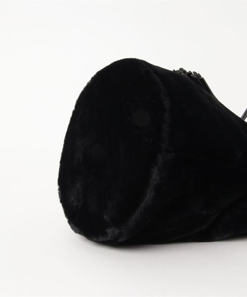 VENCEEXCHANGE(ヴァンスエクスチェンジ)の「フェイクファー巾着2WAYバッグ(ショルダーバッグ・レディース・ホワイト/ブラック/グレー・FREE)」の6枚目の写真