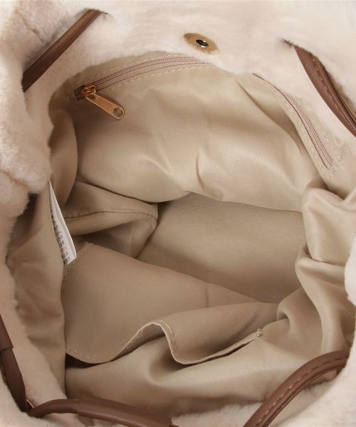 VENCEEXCHANGE(ヴァンスエクスチェンジ)の「フェイクファー巾着2WAYバッグ(ショルダーバッグ・レディース・ホワイト/ブラック/グレー・FREE)」の8枚目の写真