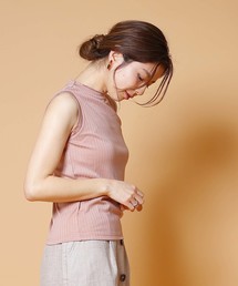 「WHYTO. / ホワイト」シルク混バックレースアップノースリーブリブニット